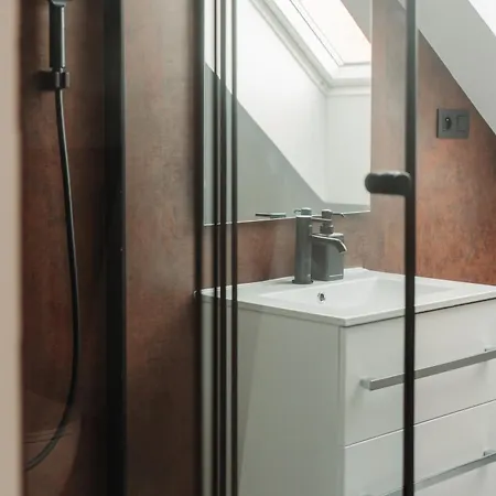 アパート Hviezdoslavova Apartments, Centre, Parking Available トルナヴァ