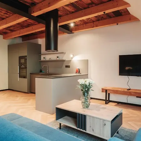 Hviezdoslavova Apartments, Centre, Parking Available Lägenhet Trnava