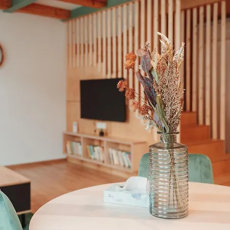 Hviezdoslavova Apartments, Centre, Parking Available * トルナヴァ