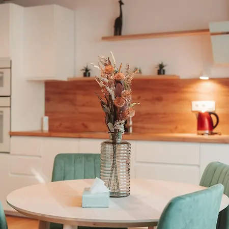 Hviezdoslavova Apartments, Centre, Parking Available アパート トルナヴァ