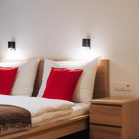 Hviezdoslavova Apartments, Centre, Parking Available Lägenhet