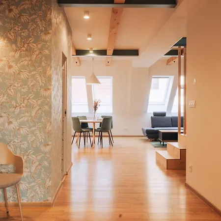 Lägenhet Hviezdoslavova Apartments, Centre, Parking Available *