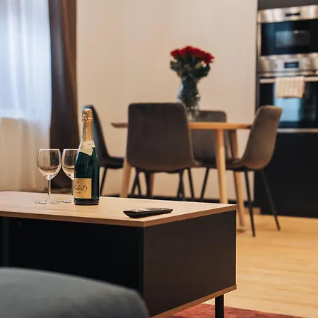 Hviezdoslavova Apartments, Centre, Parking Available Апартаменты