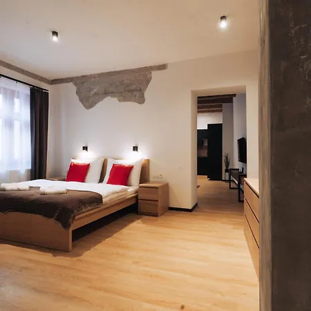 Hviezdoslavova Apartments, Centre, Parking Available トルナヴァ