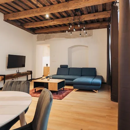 Hviezdoslavova Apartments, Centre, Parking Available アパート