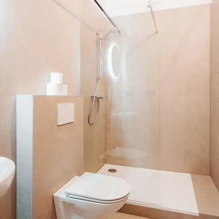 アパート Hviezdoslavova Apartments, Centre, Parking Available トルナヴァ